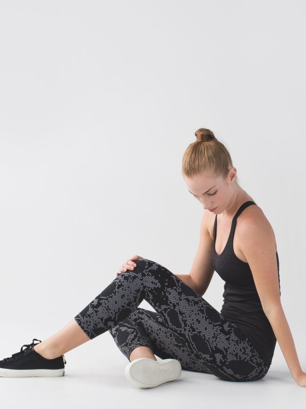 Lululemon 2015 Wunder Under Crop (Hi-Rise) Simply Ziggy Snake Slate Deep Coal